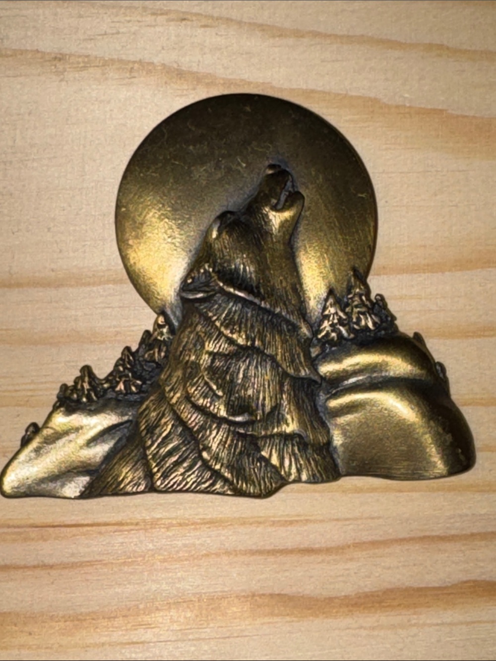 Vintage JJ Jonette Jewelry brass-tone howling wolf brooch.